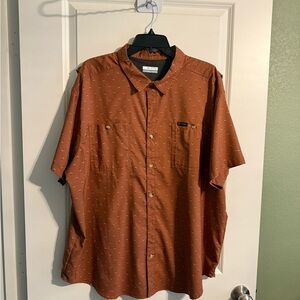 Columbia Men's burnt orange Short Sleeve Button Down Shirt